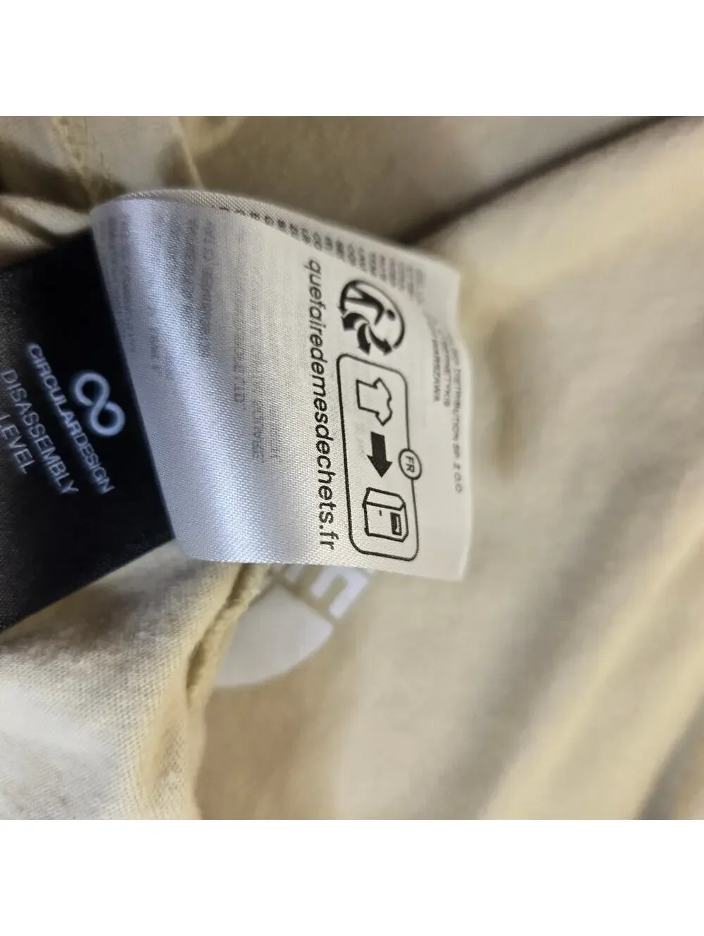 Like New size small Northface T shirt